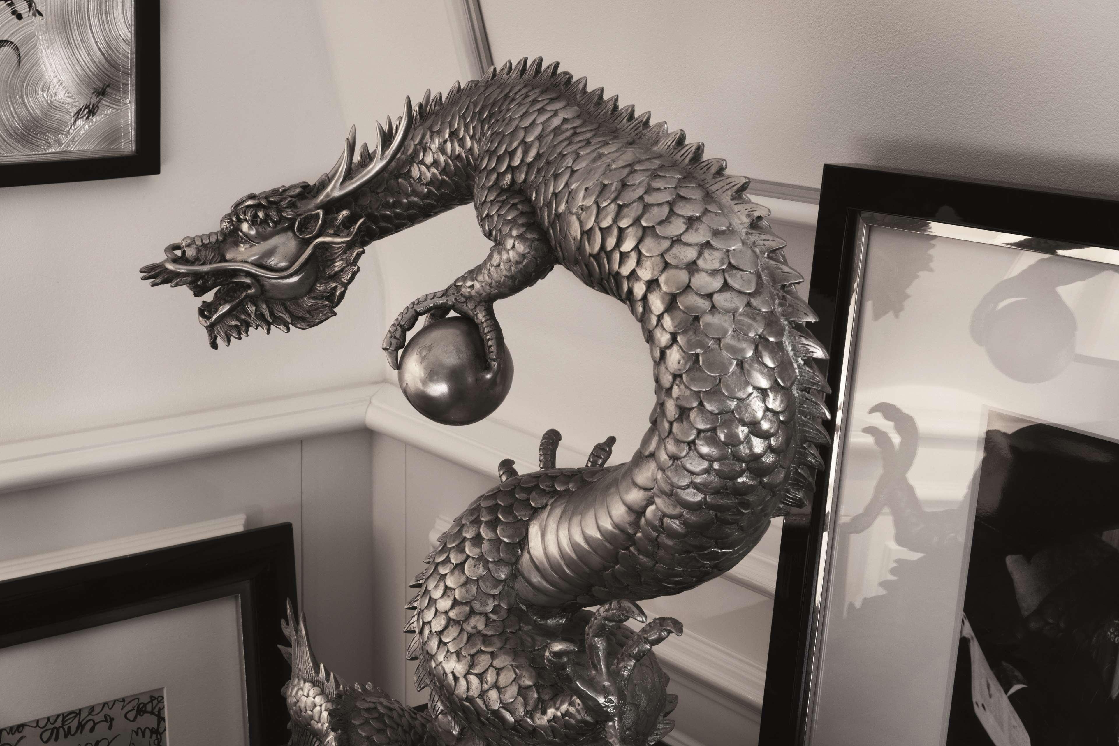 Schlosshotel Βερολίνο Εξωτερικό φωτογραφία A dragon sculpture