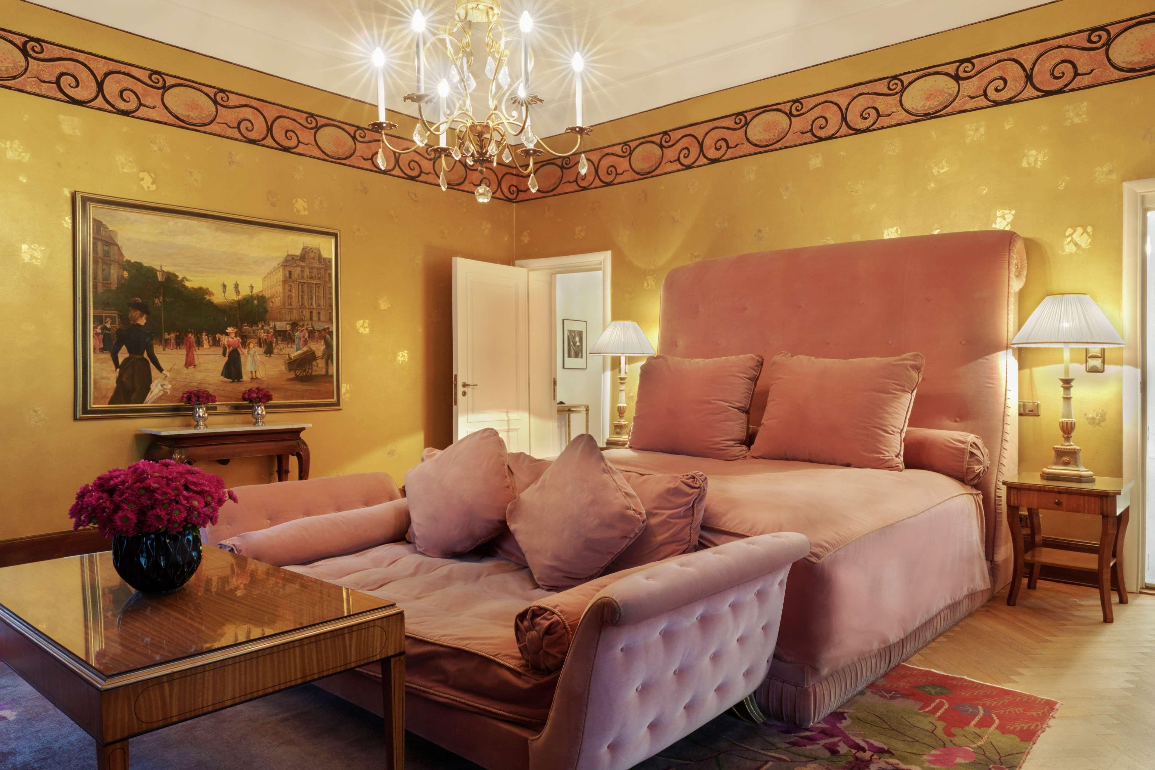 Schlosshotel Βερολίνο Εξωτερικό φωτογραφία A bedroom at the hotel