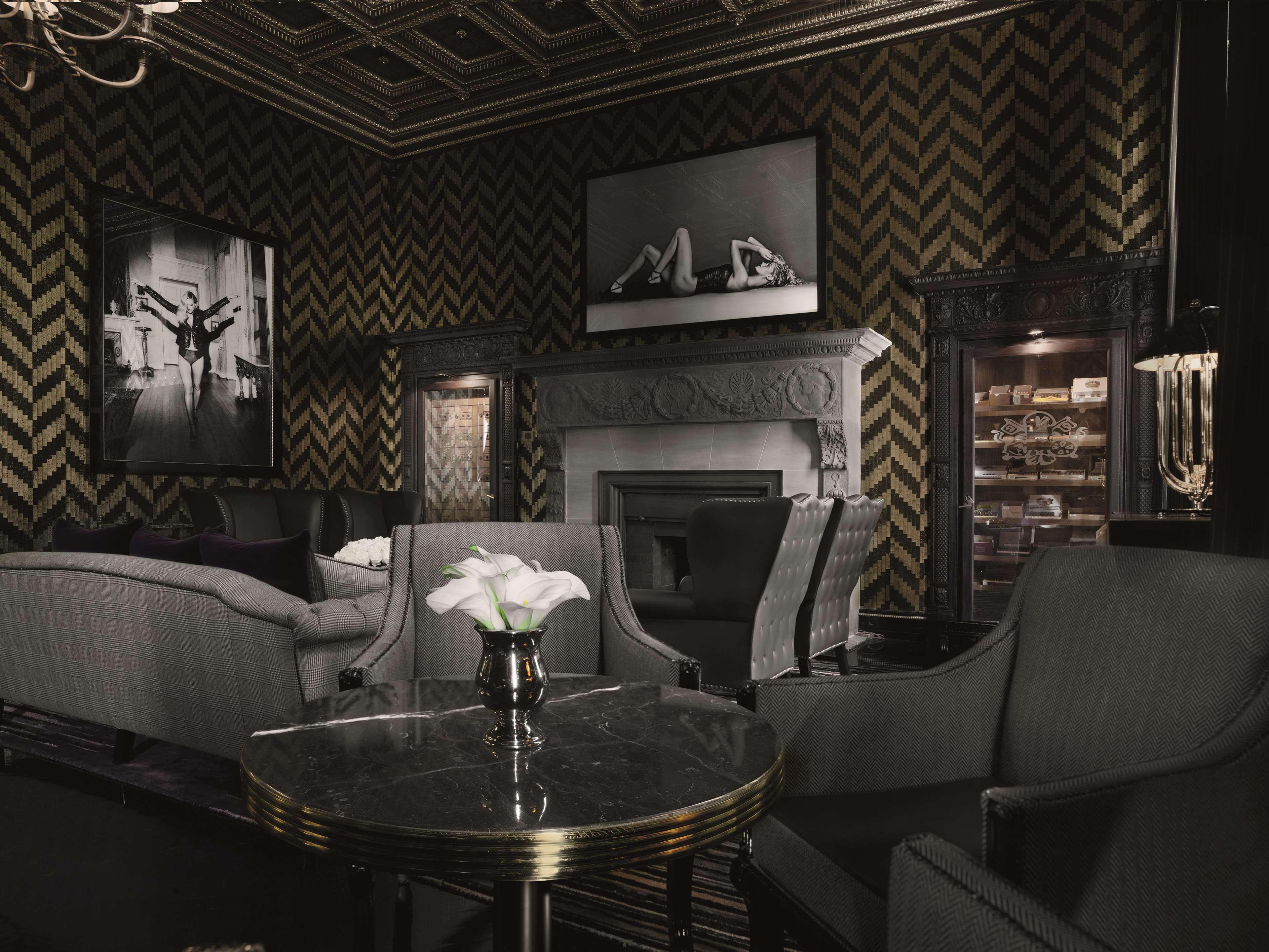 Schlosshotel Βερολίνο Εξωτερικό φωτογραφία The interior of the nightclub