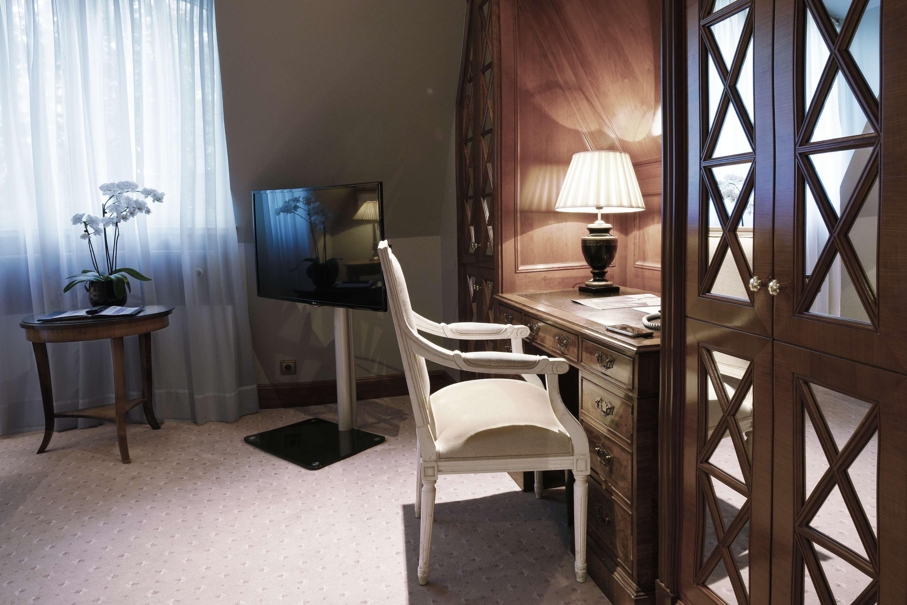Schlosshotel Βερολίνο Εξωτερικό φωτογραφία A room at the hotel