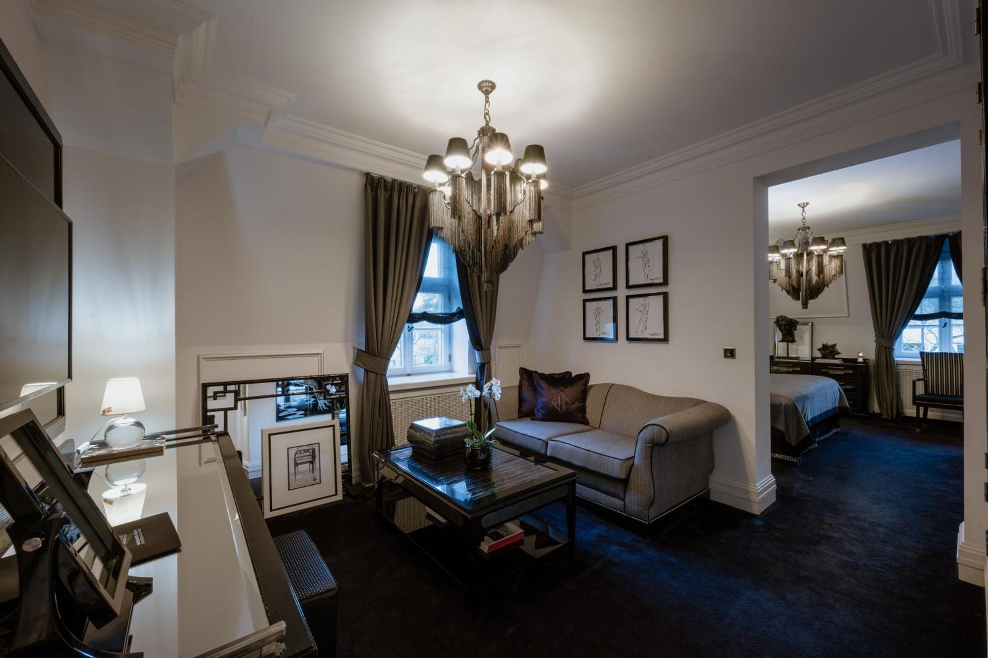 Schlosshotel Βερολίνο Εξωτερικό φωτογραφία A suite at the hotel