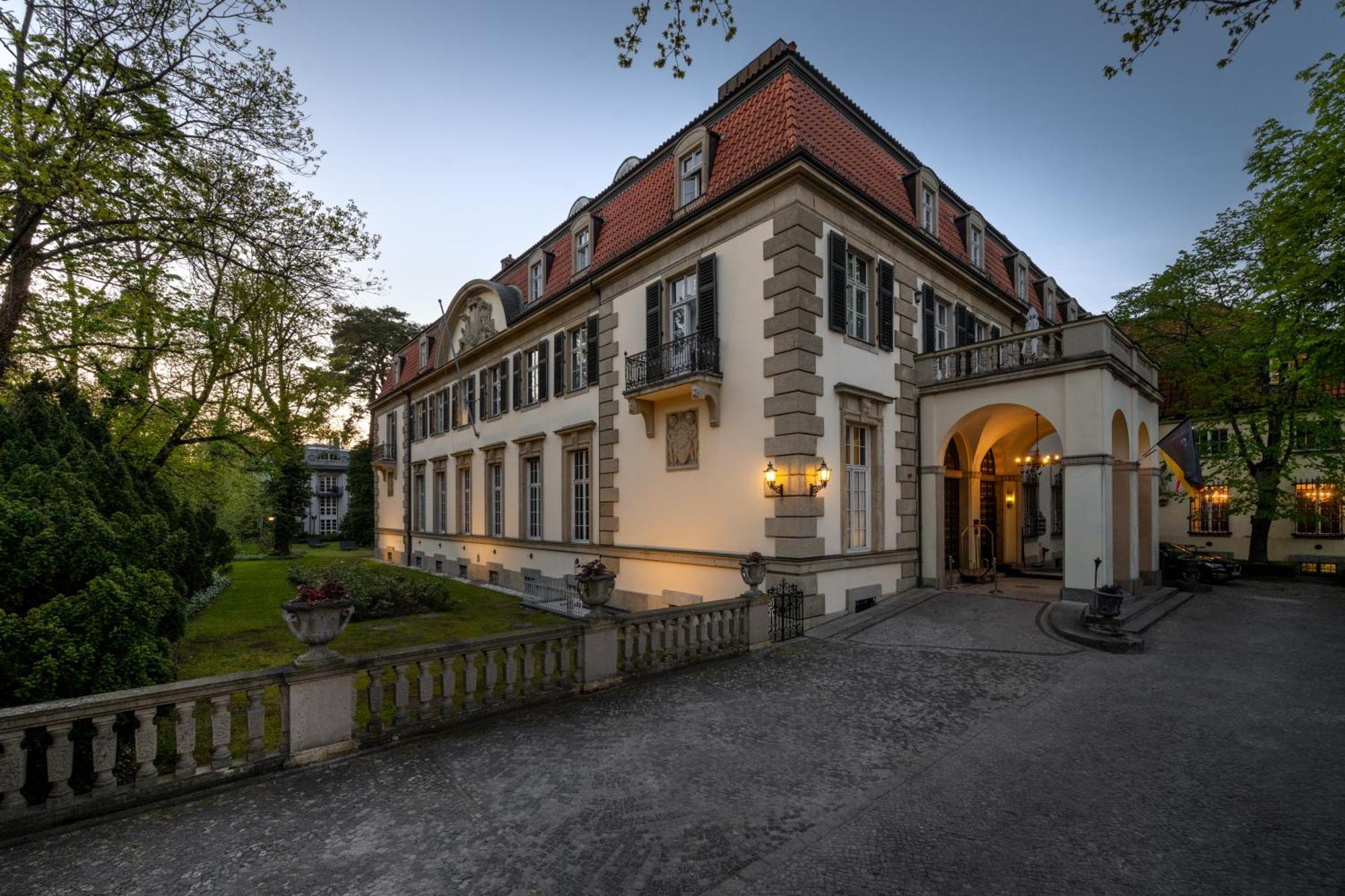 Schlosshotel Βερολίνο Εξωτερικό φωτογραφία Villa Weißhaus