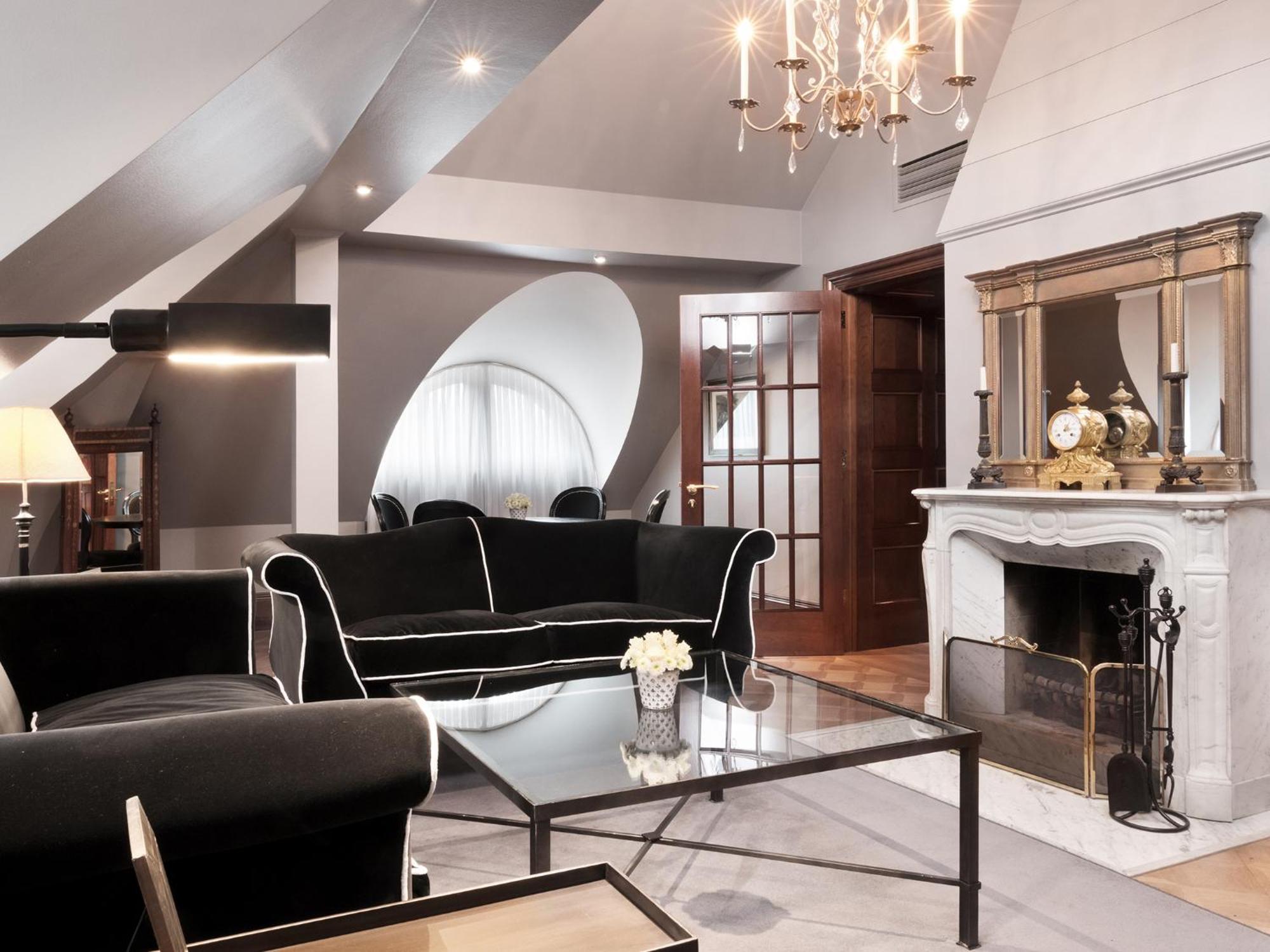 Schlosshotel Βερολίνο Δωμάτιο φωτογραφία The interior of the hotel